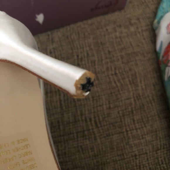 Dyeables debutante satin white pumps high heels size 9B NEW WITH DEFECTS - Picture 4 of 8